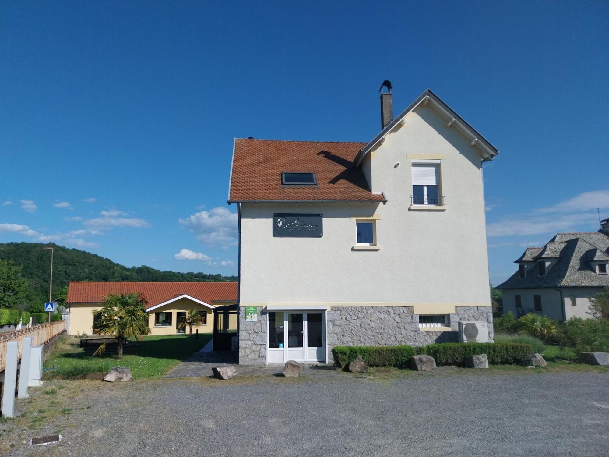 Logis Hotel Restaurant Cruzel Maurs Exteriör bild