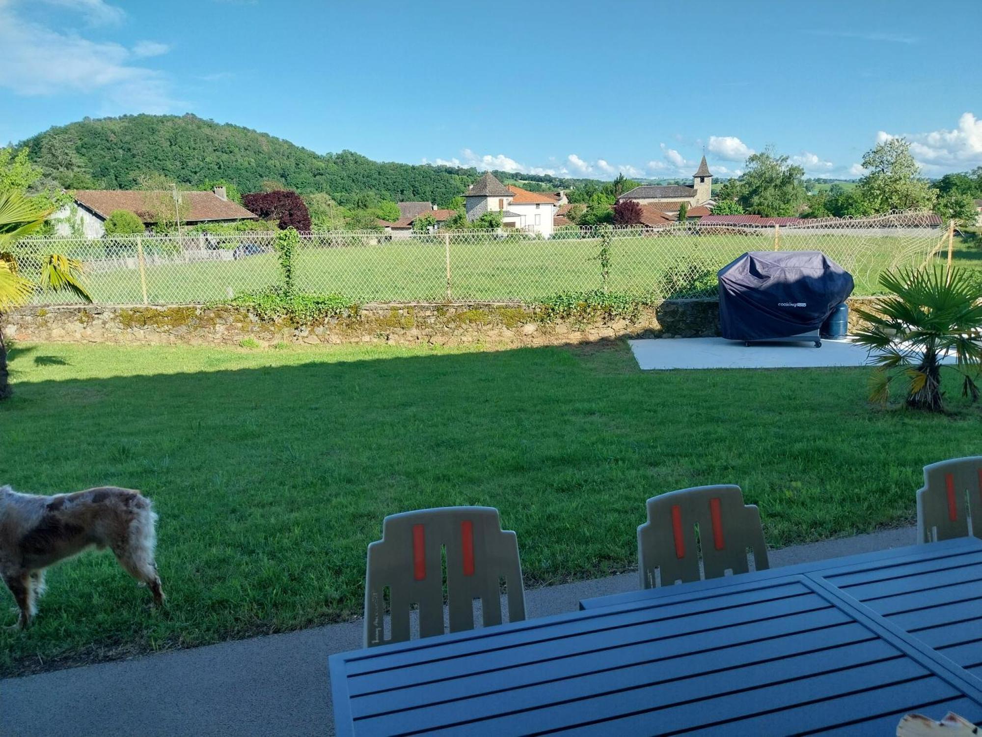Logis Hotel Restaurant Cruzel Maurs Exteriör bild